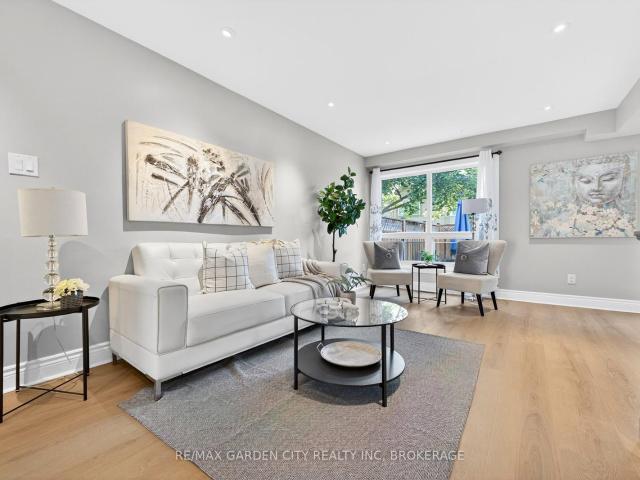 Condo for sale in Burlington, Ontario
