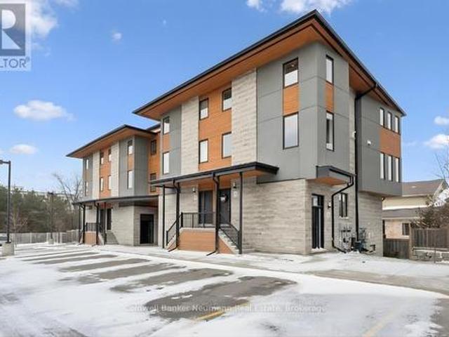 Townhouse for sale in Guelph, Ontario