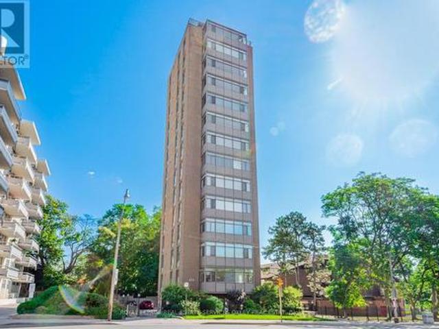 Condo for sale in Toronto—St. Paul's, Toronto