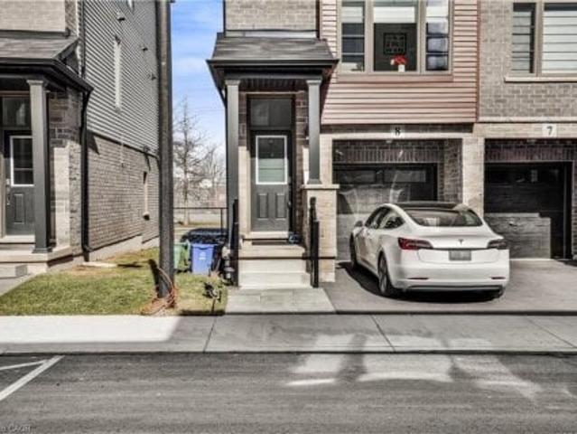 Townhouse for sale in Ancaster, Ontario
