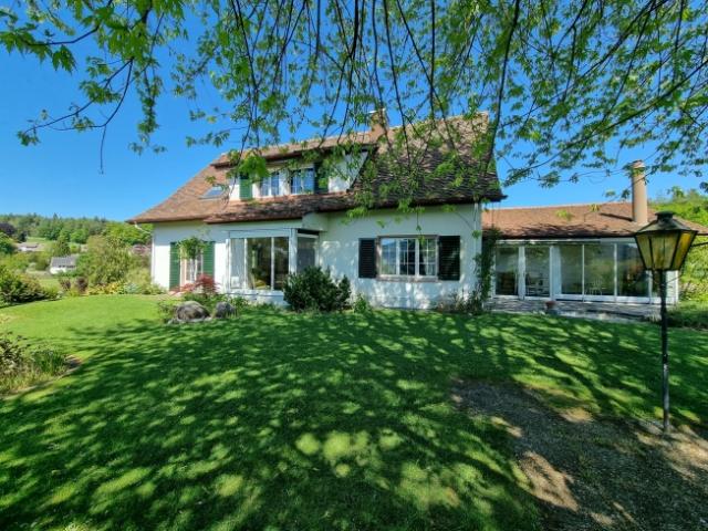 Zweifamilienhaus kaufen in Reinach (AG), Aargau
