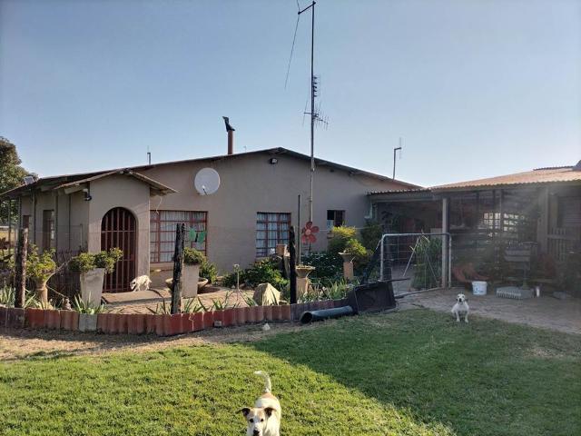 Farm for sale in Waterkloof, Gauteng
