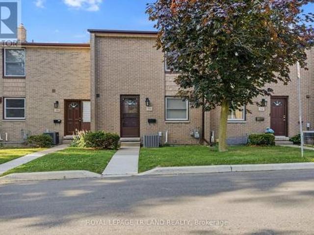 Townhouse for sale in Arva, Ontario