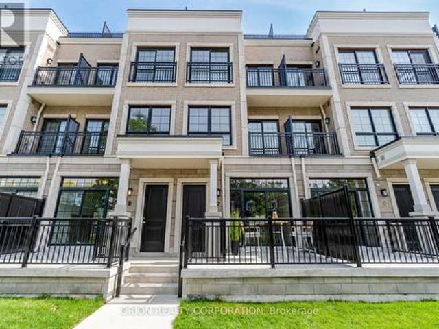 Townhouse for sale in Oakville, Ontario
