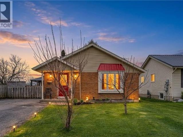 House for sale in Cayuga, Ontario