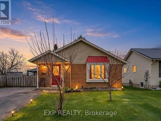 House for sale in Cayuga, Ontario