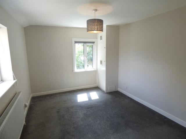 Apartment for rent in Halfway Street, Greater London