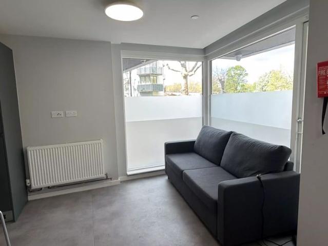 Studio for rent in Bermondsey Village, Greater London