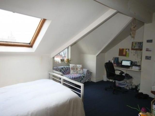 Room for rent in Beckett Park, Burley