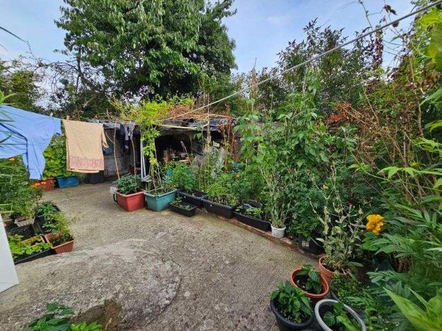 Flat for sale in London Borough of Hounslow, Greater London