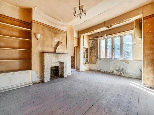 House for sale in Blackwater and Hawley, Hart