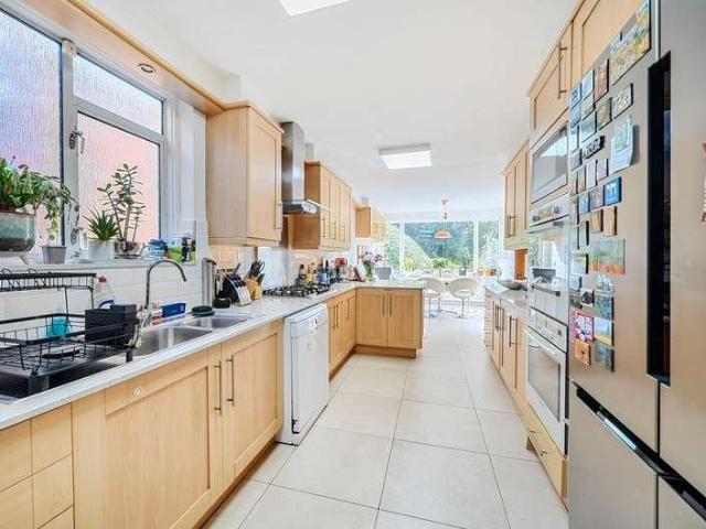 House for sale in Little Stanmore, Greater London