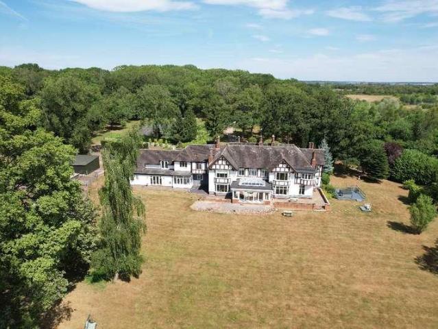 House for sale in Green Close, Warwickshire