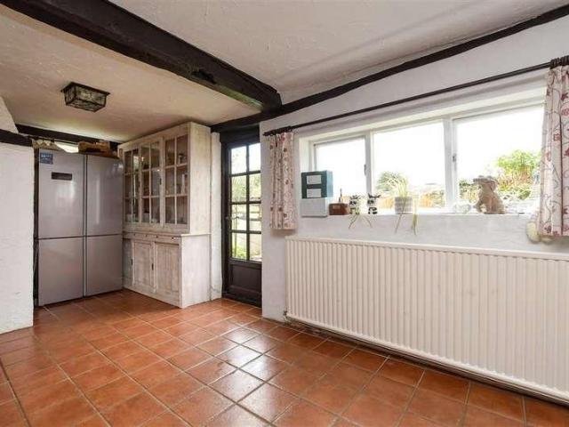 House for sale in Hillview, Surrey