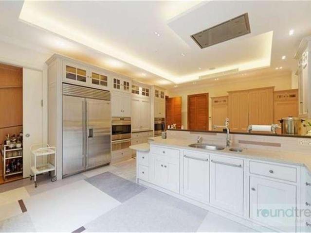 House for sale in Brent Cross, Greater London