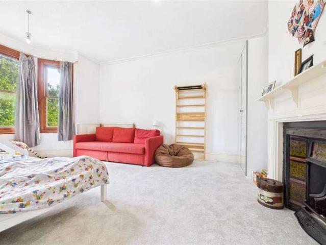 House for sale in Windsor, Furze Platt