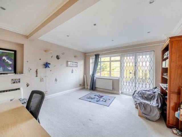 House for sale in Totteridge, Greater London