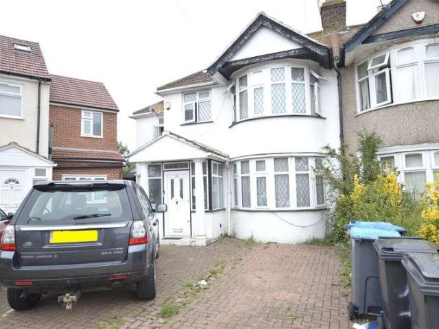 House for sale in Kingsbury, Greater London