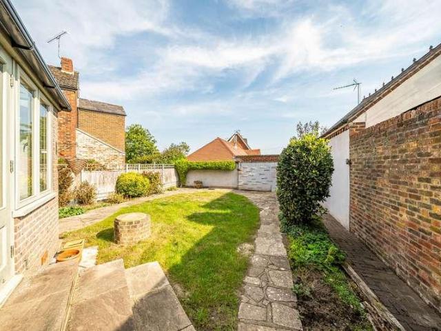 House for sale in Lingfield, Tandridge