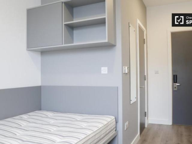 Apartment to rent in Bluebell, North Tipperary