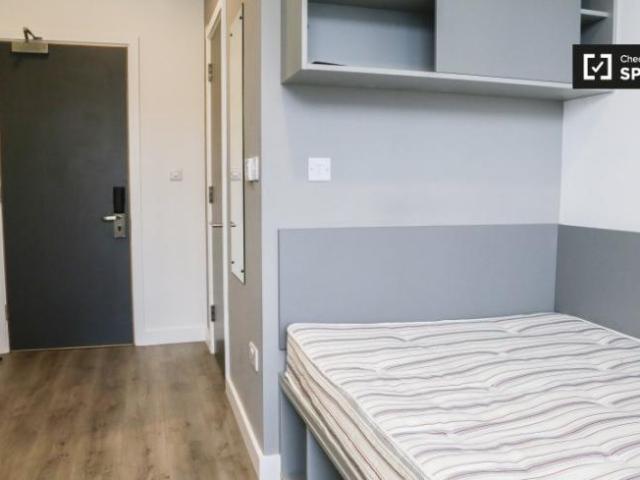 Apartment to rent in Bluebell, North Tipperary