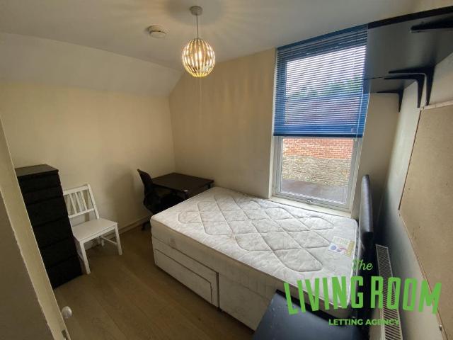 Apartment for rent in Plasnewydd, Falcon Lodge