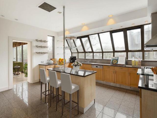 Flat for sale in South Kensington, Greater London