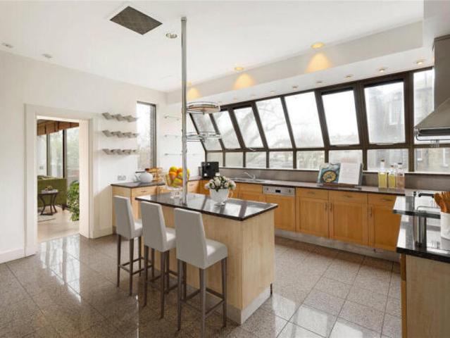 Apartment for sale in South Kensington, Greater London