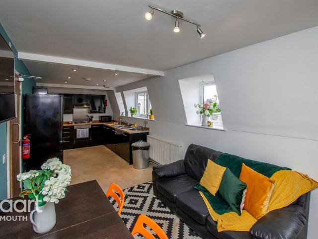 Flat for rent in Mount Wise