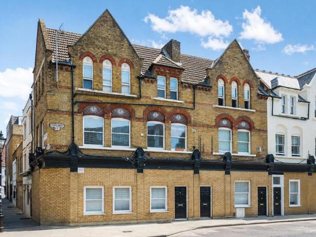 Flat for sale in Somers Town, Greater London