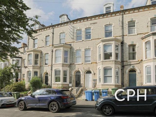 Flat for sale in South Cliff, Kepwick