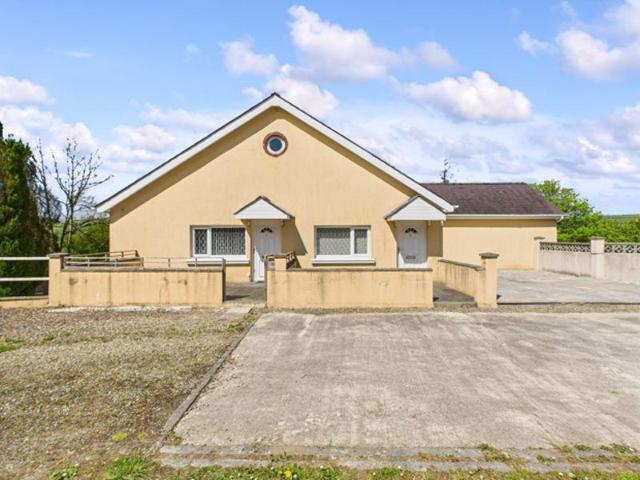 Flat for sale in Llanllawddog, Llanpumsaint