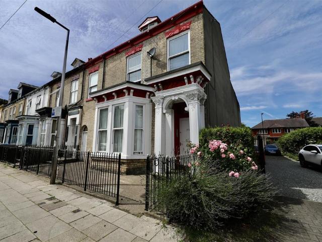 Flat for sale in Hull, City Of Kingston Upon Hull