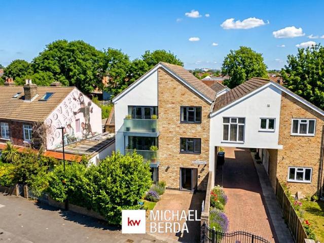 Flat for sale in Greater London