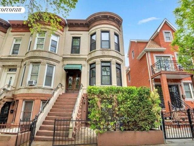 Apartment for sale in Arverne, New York