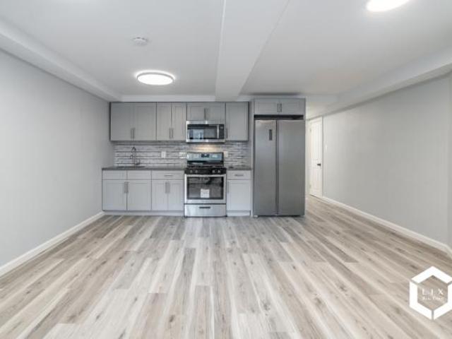 Apartment for sale in Arverne, New York