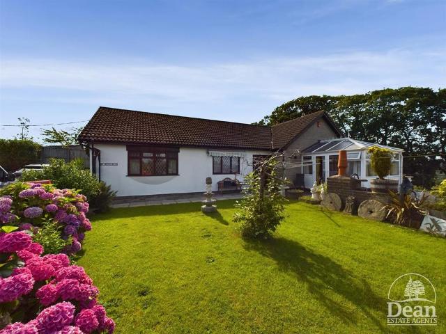 Bungalow for sale in Bromsberrow Heath, Gloucestershire