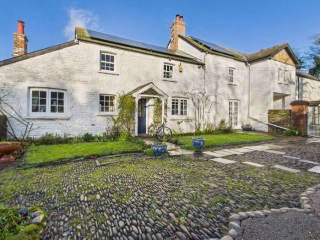 House for sale in Civic Centre, Falcon Lodge