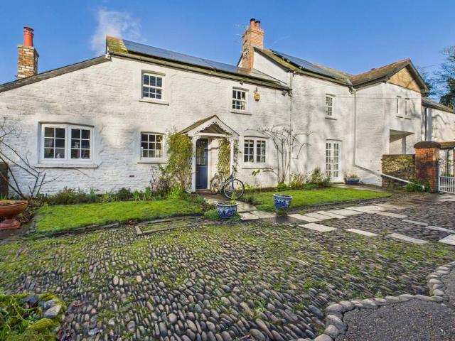 House for sale in Civic Centre, Falcon Lodge