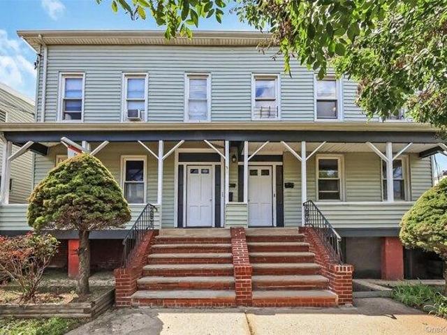 House for sale in Queens, Arverne