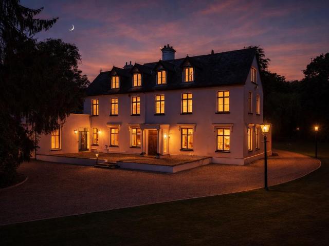 House for sale in Holyport, Bray