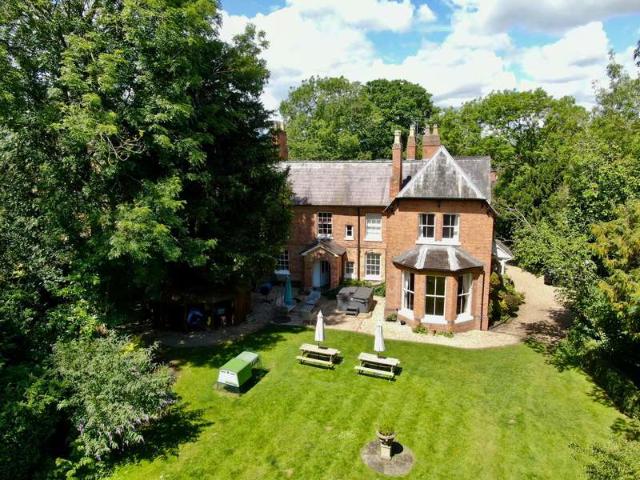 Farm for sale in Sedgeberrow, Wychavon