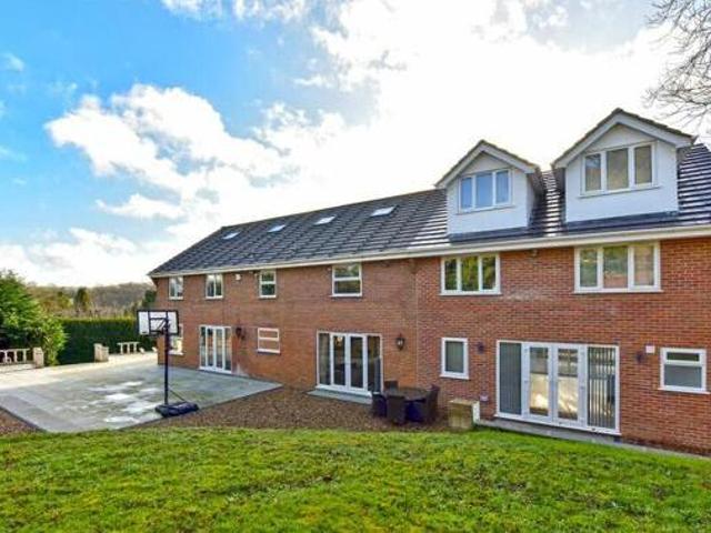 House for sale in Gerrards Cross, Tatling End