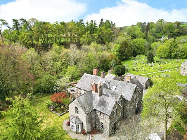 House for sale in Llanrhaeadr-ym-mochnant, Wales