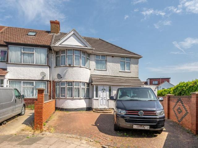 House for sale in Alperton, Greater London
