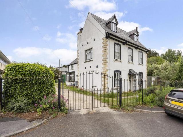 House for sale in Alstone, Golden Valley