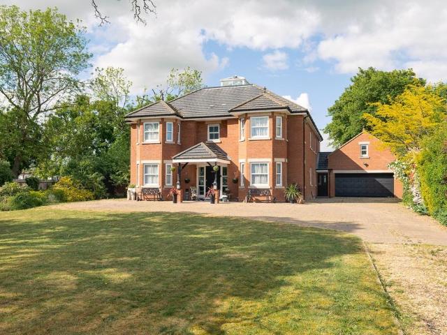 House for sale in Bedford