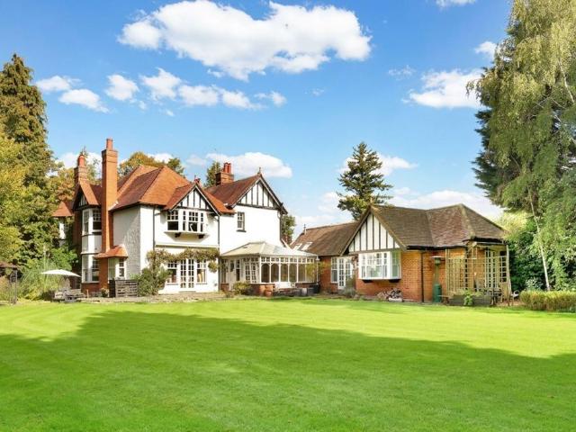 House for sale in Beaconsfield, Knotty Green