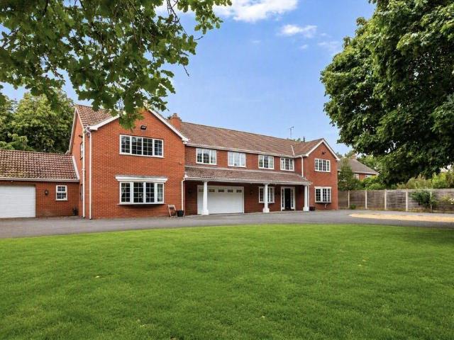 House for sale in Messingham, Greater Lincolnshire