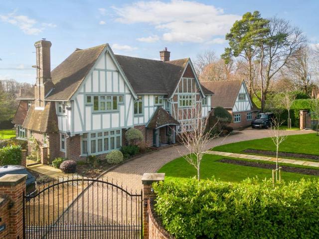 House for sale in Hawford, Hampshire